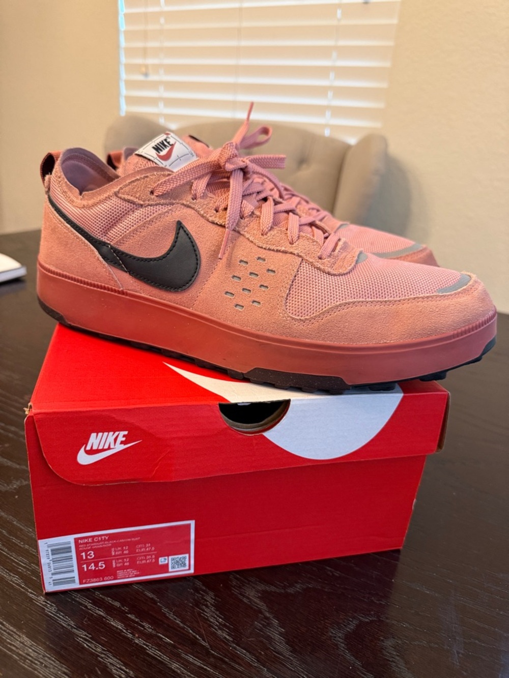 Nike City Men’s Red Stardust Suede & Mesh Men’s Sneakers